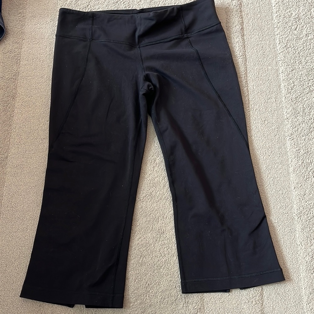 Lululemon wide leg capri leggings